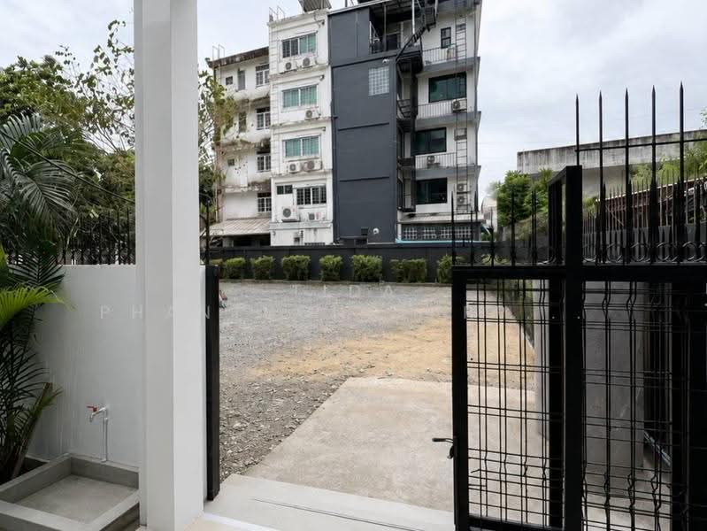 For Rent: Home Office in Town in Town, near Ramintra Expressway and MRT, Bangkok, Phlapphla, Wang Thonglang, Bangkok, , 800 sqm, Warehouse/Factory For Rent, by Tida phanthonglarptawee, 500516644 - DDproperty.com