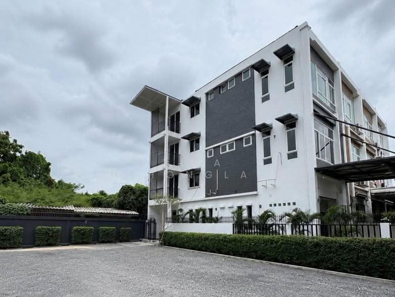 For Rent: Home Office in Town in Town, near Ramintra Expressway and MRT, Bangkok, Phlapphla, Wang Thonglang, Bangkok, , 800 sqm, Warehouse/Factory For Rent, by Tida phanthonglarptawee, 500516644 - DDproperty.com