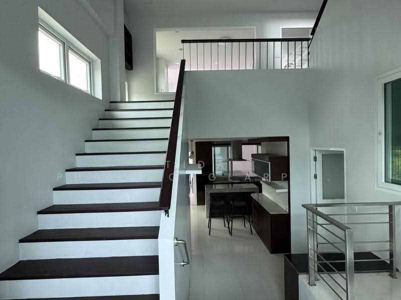 For Rent: Home Office in Town in Town, near Ramintra Expressway and MRT, Bangkok, Phlapphla, Wang Thonglang, Bangkok, , 800 sqm, Warehouse/Factory For Rent, by Tida phanthonglarptawee, 500516644 - DDproperty.com