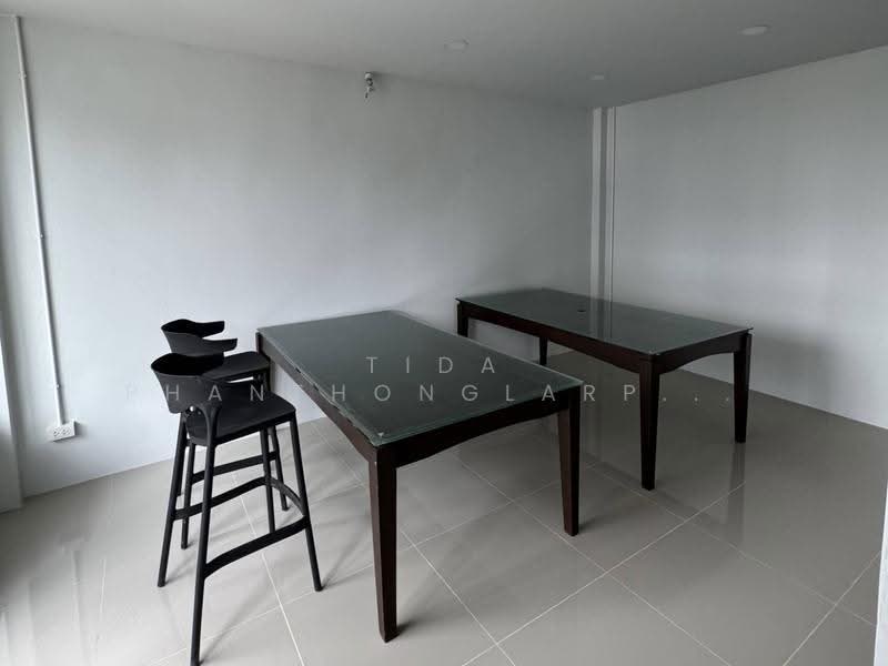 For Rent: Home Office in Town in Town, near Ramintra Expressway and MRT, Bangkok, Phlapphla, Wang Thonglang, Bangkok, , 800 sqm, Warehouse/Factory For Rent, by Tida phanthonglarptawee, 500516644 - DDproperty.com