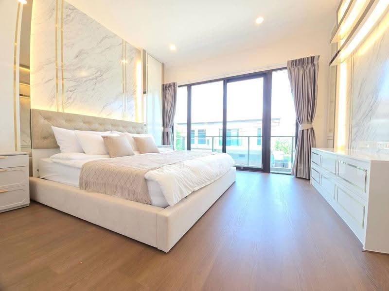 The City Pattanakarn, Bangkok, On Nut Road, Prawet, Bangkok, 4 Bedrooms, 340 sqm, Single Detached House For Sale, by kanthapoom pornngam, 500516713 - DDproperty.com