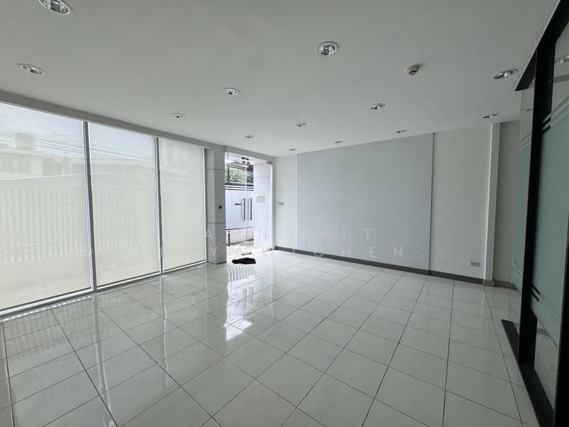 Warehouse for rent, 370 sq.m, in Suan Luang, Suan Luang, Bangkok (JKPBKK1251), Bangkok, Suan Luang, Bangkok, , 370 sqm, Warehouse/Factory For Rent, by Pannawit Dullayawichenwut, 500516717 - DDproperty.com