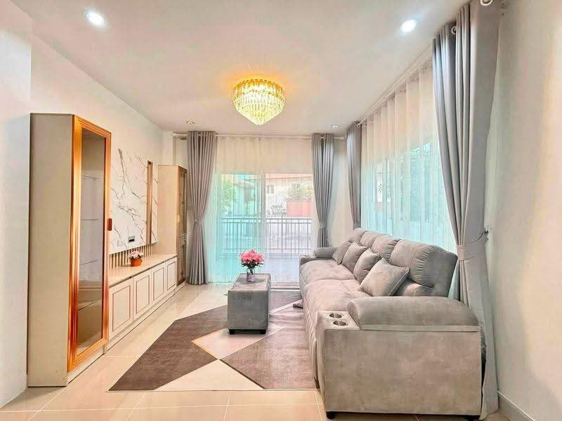 ขายบ้านแฝด ม.ธาดาทาวน์ออร่า หนองคัอ ศรีราชา, Chon Buri (Pattaya), Surasak, Si Racha, Chon Buri (Pattaya), 3 Bedrooms, 160 sqm, Semi-Detached House (Twin House) For Sale, by Dusit Saengfa, 500516751 - DDproperty.com