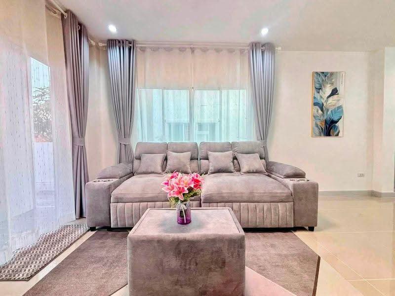 ขายบ้านแฝด ม.ธาดาทาวน์ออร่า หนองคัอ ศรีราชา, Chon Buri (Pattaya), Surasak, Si Racha, Chon Buri (Pattaya), 3 Bedrooms, 160 sqm, Semi-Detached House (Twin House) For Sale, by Dusit Saengfa, 500516751 - DDproperty.com