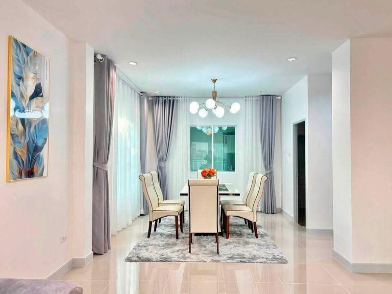 ขายบ้านแฝด ม.ธาดาทาวน์ออร่า หนองคัอ ศรีราชา, Chon Buri (Pattaya), Surasak, Si Racha, Chon Buri (Pattaya), 3 Bedrooms, 160 sqm, Semi-Detached House (Twin House) For Sale, by Dusit Saengfa, 500516751 - DDproperty.com