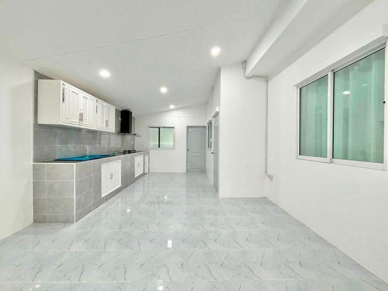 ขายบ้านแฝด ม.ธาดาทาวน์ออร่า หนองคัอ ศรีราชา, Chon Buri (Pattaya), Surasak, Si Racha, Chon Buri (Pattaya), 3 Bedrooms, 160 sqm, Semi-Detached House (Twin House) For Sale, by Dusit Saengfa, 500516751 - DDproperty.com