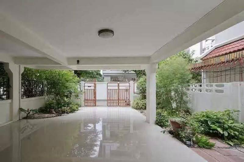 ทาวน์โฮมสุขุมวิท31, Bangkok, Khlong Tan Nua, Watthana, Bangkok, 5 Bedrooms, 350 sqm, Townhouse For Rent, by Thanitcha Kangkasuwanno, 500516842 - DDproperty.com
