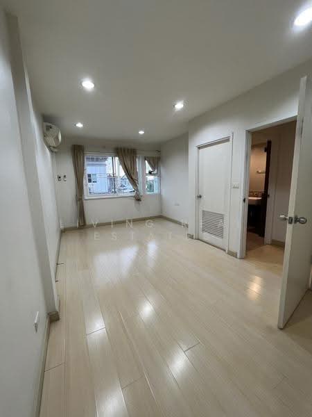 Taradee Ratchapreuk, Nonthaburi, Bang Rak Noi, Muang Nonthaburi, Nonthaburi, 3 Bedrooms, 171 sqm, Townhouse For Rent, by Living Real Estates, 500516900 - DDproperty.com
