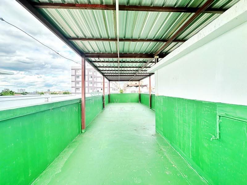 For Sale: 3.5-story Commercial Building with Rooftop, Bangkok, ฉิมพลี, Bang Ra Mat, Taling Chan, Bangkok, , 300 sqm, Shophouse For Sale, by CHAWALIT KONGSAKPAIBUL, 500516944 - DDproperty.com