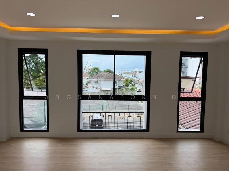 ทาวน์โฮม4 ชั้นลาดพร้าว 110 ถนนลาดพร้าว, กรุงเทพ, พลับพลา, วังทองหลาง, กรุงเทพ, 200 ตร.ม., ทาวน์เฮ้าส์ ขาย, โดย Angsanaporn D, 500517020 - DDproperty.com