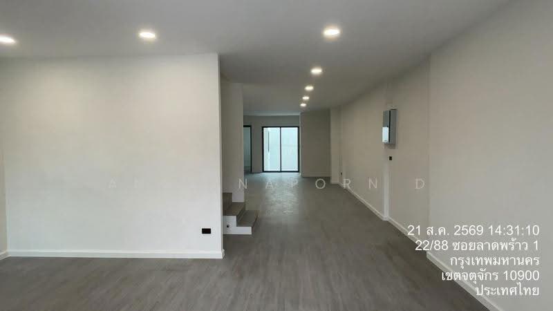 ทาวน์โฮม 3 ชั้น Modern Loft ใจกลางพหลโยธิน ซอยพหล 24, Bangkok, Jom Phon, Chatuchak, Bangkok, 3 Bedrooms, 400 sqm, Townhouse For Sale, by Angsanaporn D, 500517048 - DDproperty.com