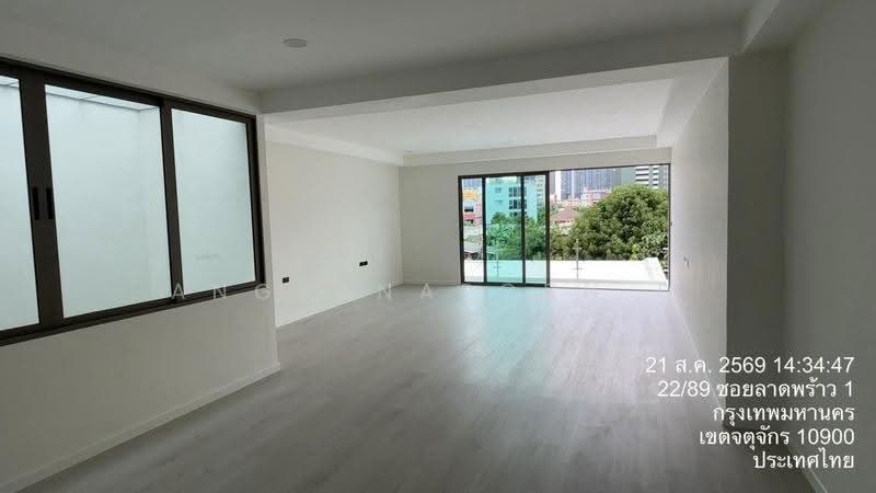ทาวน์โฮม 3 ชั้น Modern Loft ใจกลางพหลโยธิน ซอยพหล 24, Bangkok, Jom Phon, Chatuchak, Bangkok, 3 Bedrooms, 400 sqm, Townhouse For Sale, by Angsanaporn D, 500517048 - DDproperty.com