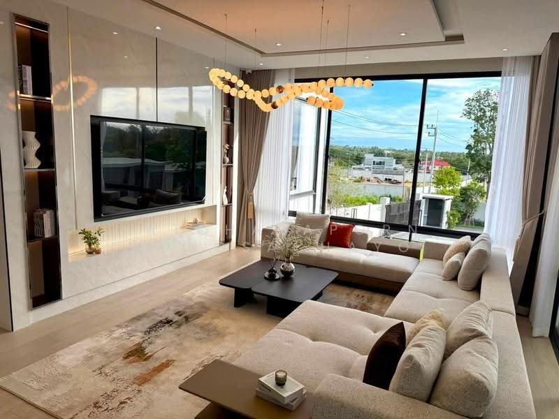Ultra Luxurious Pattaya Home Fully Furnished and ready to move in, chon-buri, Poong, Bang Lamung (Pattaya), Chon Buri (Pattaya), 5 Bedrooms, 1,200 sqm, Single Detached House For Sale, by Patcharaporn Wongsachayo, 500517065 - DDproperty.com