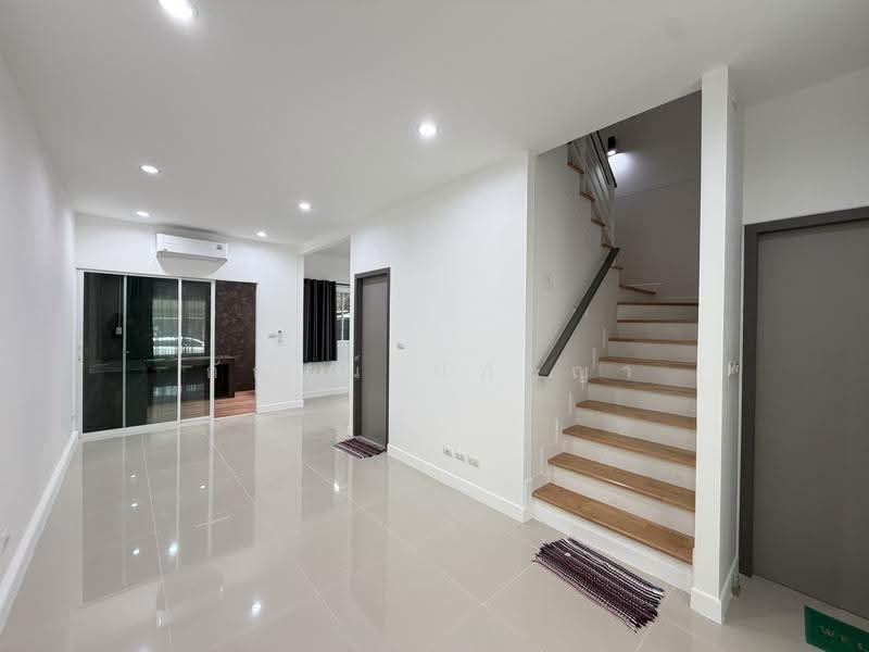 Sammakorn Avenue Suvarnabhumi, Bangkok, Rural Development 3 Khlong Song Ton Noon, Khlong Song Ton Nun, Lat Krabang, Bangkok, 3 Bedrooms, 121 sqm, Townhouse For Sale, by Kan Paphatchaya, 500517066 - DDproperty.com