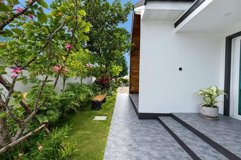 It’s hard to find better value than this! A detached home for under 7 million baht, Chon Buri (Pattaya), Poong, Bang Lamung (Pattaya), Chon Buri (Pattaya), 3 Bedrooms, 138 sqm, Single Detached House For Sale, by Patcharaporn Wongsachayo, 500517079 - DDproperty.com