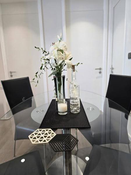 MUNIQ Sukhumvit 23, Bangkok, 17 Sukhumvit 23, Khlongtoei Nua, Watthana, Bangkok, 2 Bedrooms, 70 sqm, Condo For Rent, by รัชกานต์ อัจฉริยะโพธา, 500517094 - DDproperty.com