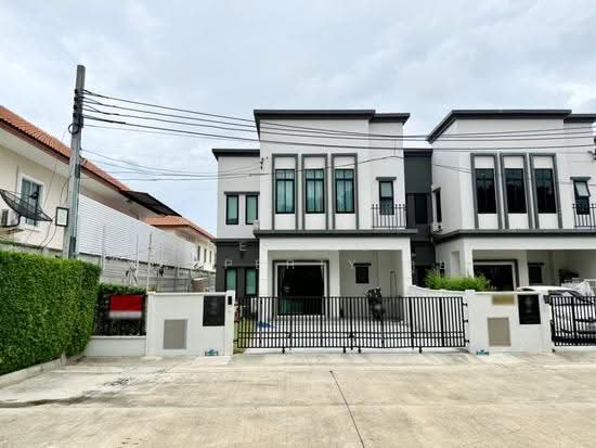 Britania Praksa Station : บริทาเนีย แพรกษา สเตชั่น, samut-prakan