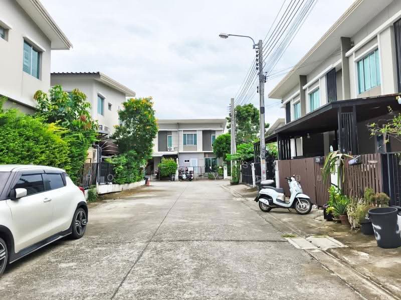 Pruksa Ville 92 Onnut-Suvarnabhumi : พฤกษาวิลล์ 92 อ่อนนุช-สุวรรณภูมิ, สมุทรปราการ, ซ.ลาดกระบัง 14/1 ถ.ลาดกระบัง, ราชาเทวะ, บางพลี, สมุทรปราการ, 100 ตร.ม., ทาวน์เฮ้าส์ ขาย, โดย The Best Property หน่อย, 500517160 - DDproperty.com