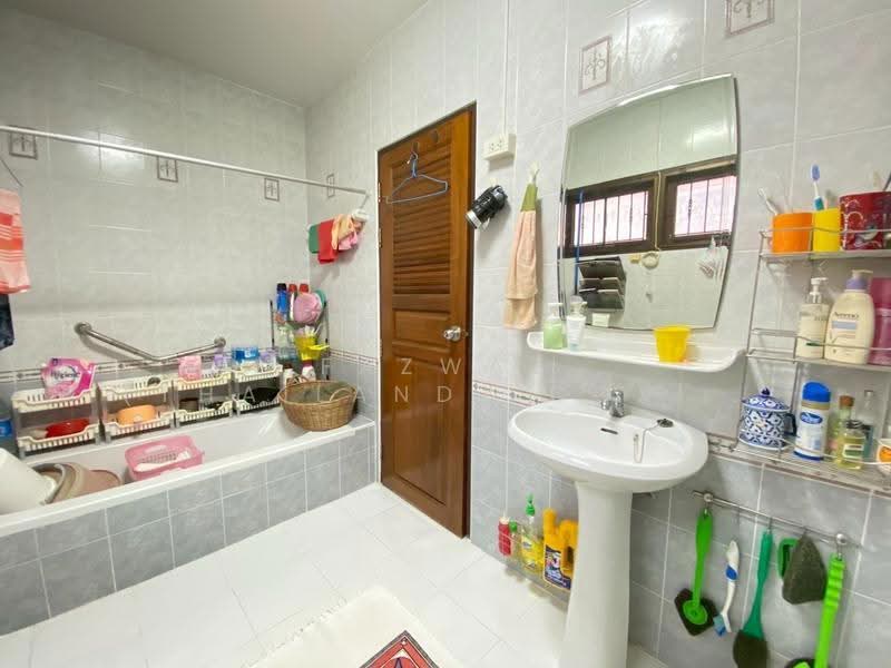 ขายบ้าน 2 ชั้น นวมินทร์ 70 คลองกุ่ม 4 ห้องนอน 196 ตร.ม. บ้านกว้างทำเลดี, กรุงเทพ, คลองกุ่ม, บึงกุ่ม, กรุงเทพ, 196 ตร.ม., บ้านเดี่ยว ขาย, โดย Fazwaz (Thailand) Co., Ltd., 500517217 - DDproperty.com