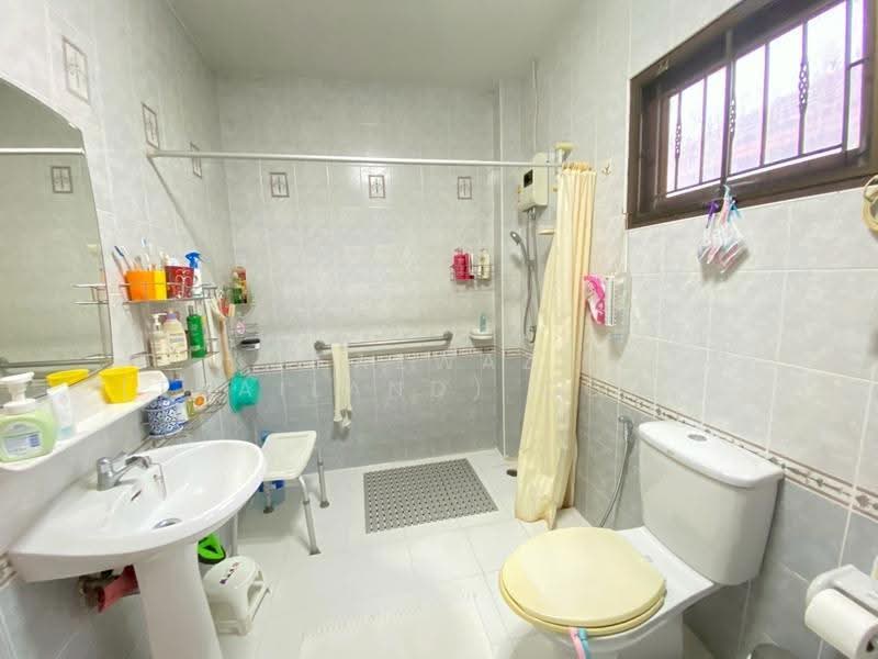 4-Bedroom House for Sale in Nawamin 70, Bangkok | 196 SQM 2-Storey Home, Bangkok, Khlong Kum, Bueng Kum, Bangkok, 4 Bedrooms, 196 sqm, Single Detached House For Sale, by Fazwaz (Thailand) Co., Ltd., 500517217 - DDproperty.com