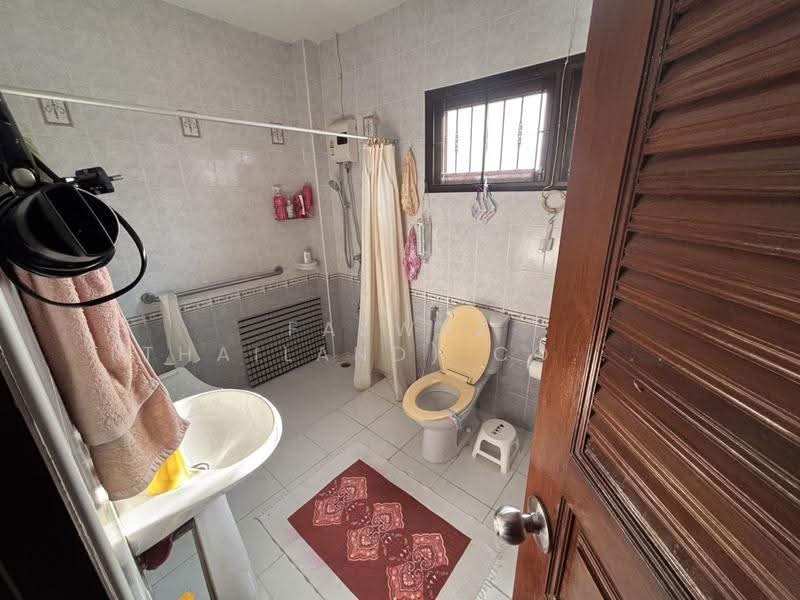 4-Bedroom House for Sale in Nawamin 70, Bangkok | 196 SQM 2-Storey Home, Bangkok, Khlong Kum, Bueng Kum, Bangkok, 4 Bedrooms, 196 sqm, Single Detached House For Sale, by Fazwaz (Thailand) Co., Ltd., 500517217 - DDproperty.com