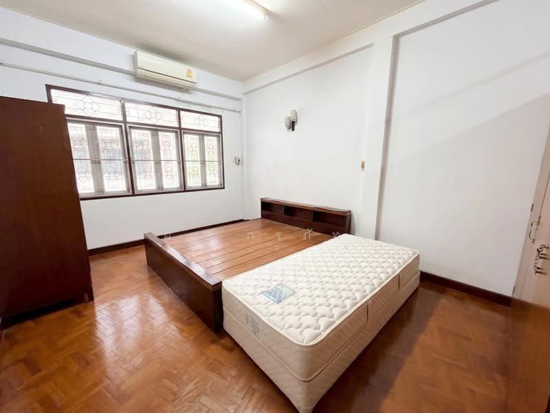 เจริญกรุง 57, Bangkok, เจริญกรุง, Yan Nawa, Sathon, Bangkok, 3 Bedrooms, 130 sqm, Townhouse For Sale, by ผึ้ง ภรภัทร, 500517242 - DDproperty.com