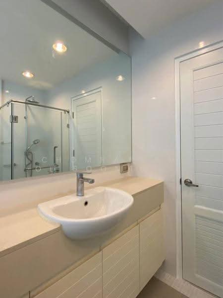 Siri At Sukhumvit, Bangkok, 902 Sukhumvit Road, Phra Kanong, Khlong Toei, Bangkok, 1 Bedroom, 62 sqm, Condo For Rent, by Chomratkamol Soontorntarawong (Gor), 500517280 - DDproperty.com