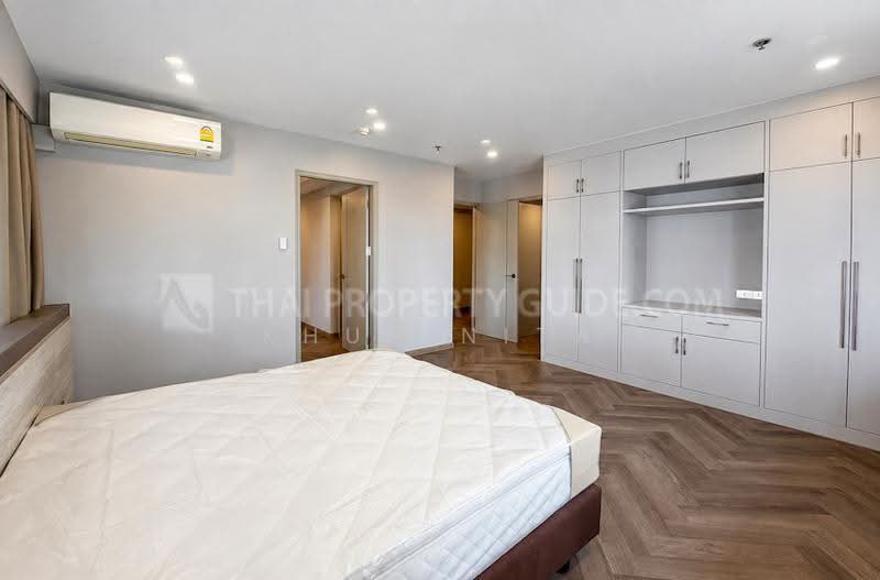 Le Raffine Sukhumvit 24, Bangkok, Soi Sukhumvit 24, Khong Tan, Khlong Toei, Bangkok, 3 Bedrooms, 371 sqm, Condo For Rent, by Khun Nita, 500517340 - DDproperty.com