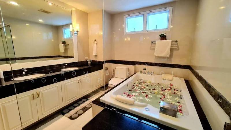 Piyathip Place, Bangkok, 24 Soi Prommitr, Khlong Tan Nua, Watthana, Bangkok, 4 Bedrooms, 800 sqm, Apartment For Rent, by Chomratkamol Soontorntarawong (Gor), 500517366 - DDproperty.com