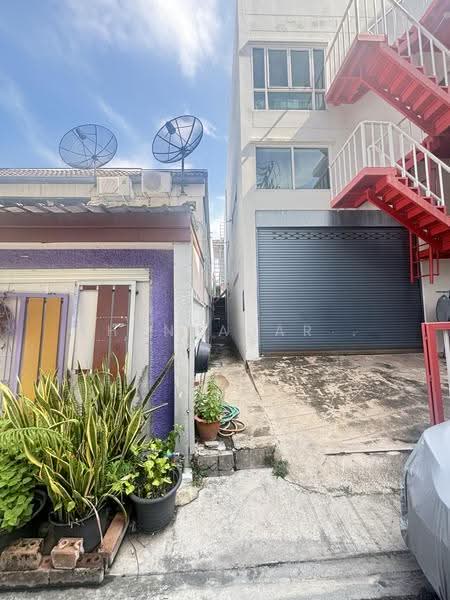 Townhouse Sukhumvit 64 near BTS, Bangkok, สุขุมวิท 64, Bang Chak, Phra Khanong, Bangkok, 3 Bedrooms, 240 sqm, Townhouse For Sale, by Thanyadar ., 500517451 - DDproperty.com