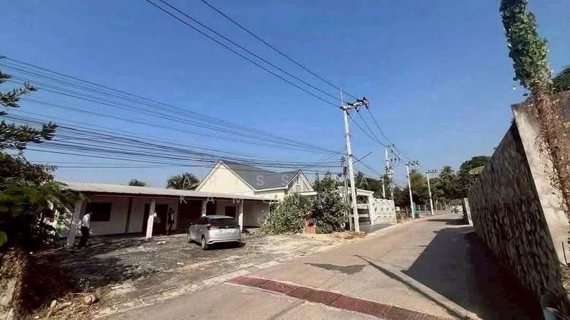 Urgent Sale! Land with House Below Appraised Value, Chon Buri (Pattaya), Poong, Bang Lamung (Pattaya), Chon Buri (Pattaya), Studio, 412 sqm, Single Detached House For Sale, by Arissara Kamonrit, 500517527 - DDproperty.com