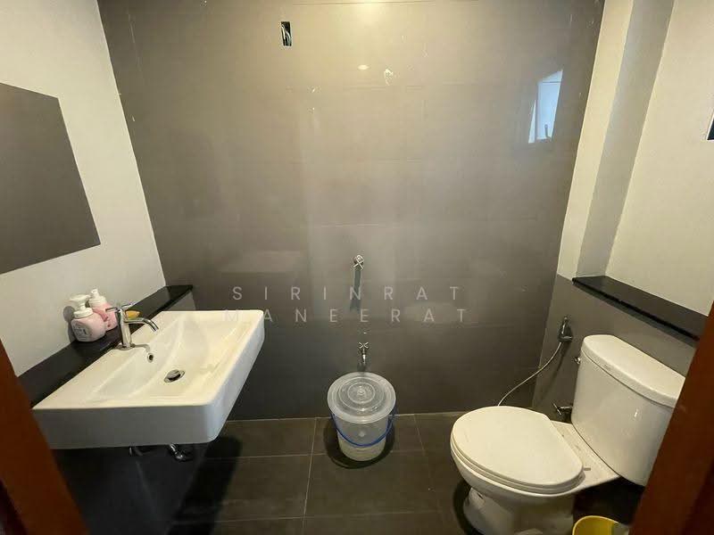 Home Office, Chiang Mai, Nong Pa Krang, Muang Chiang Mai, Chiang Mai, 7 Bedrooms, 300 sqm, Single Detached House For Rent, by Sirinrat Maneerat, 500517531 - DDproperty.com