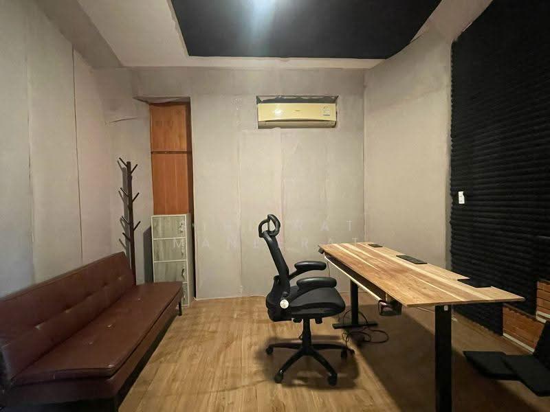Home Office, Chiang Mai, Nong Pa Krang, Muang Chiang Mai, Chiang Mai, 7 Bedrooms, 300 sqm, Single Detached House For Rent, by Sirinrat Maneerat, 500517531 - DDproperty.com