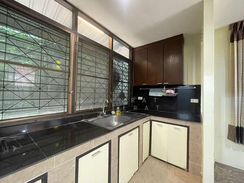 Home Office, Chiang Mai, Nong Pa Krang, Muang Chiang Mai, Chiang Mai, 7 Bedrooms, 300 sqm, Single Detached House For Rent, by Sirinrat Maneerat, 500517531 - DDproperty.com