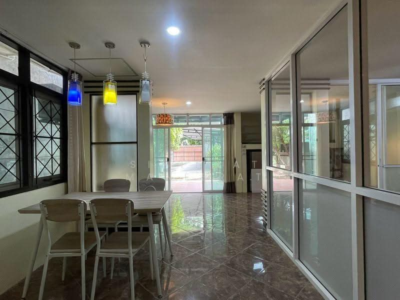 Home Office, Chiang Mai, Nong Pa Krang, Muang Chiang Mai, Chiang Mai, 7 Bedrooms, 300 sqm, Single Detached House For Rent, by Sirinrat Maneerat, 500517531 - DDproperty.com