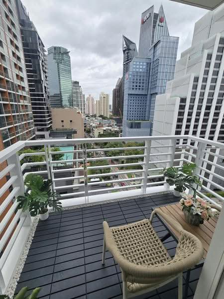 Siri Residence : สิริ เรสซิเด้นซ์, กรุงเทพ, 21 ซอยสุขุมวิท 24, คลองตัน, คลองเตย, กรุงเทพ, 98 ตร.ม., คอนโด ขาย, โดย ลัดดาวัลย์ แก้วดวงเทียน, 500517555 - Balcony - DDproperty.com