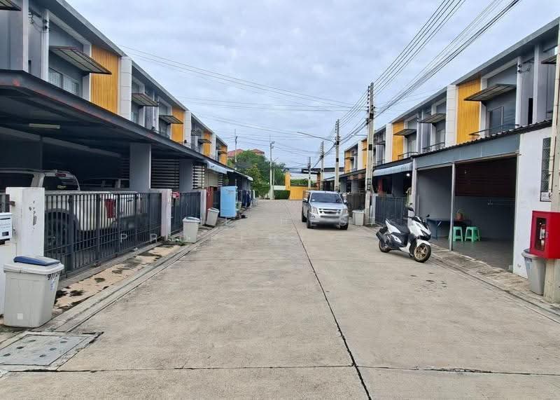 หมู่บ้านแฟมิลีซิตี้ทาวน์ 7 นาป่า ชลบุรี, Chon Buri (Pattaya), Na Pa, Muang Chon Buri, Chon Buri (Pattaya), 3 Bedrooms, 120 sqm, Townhouse For Sale, by The Best Property พัช, 500517595 - DDproperty.com