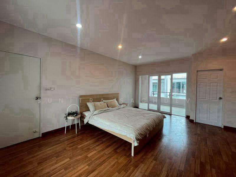The Exclusive Pattanakarn 44, Bangkok, Soi Phatthanakan 44, Phatthanakan Road, Suan Luang, Bangkok, 3 Bedrooms, 250 sqm, Townhouse For Rent, by Sunitra Sachdev, 500517598 - DDproperty.com