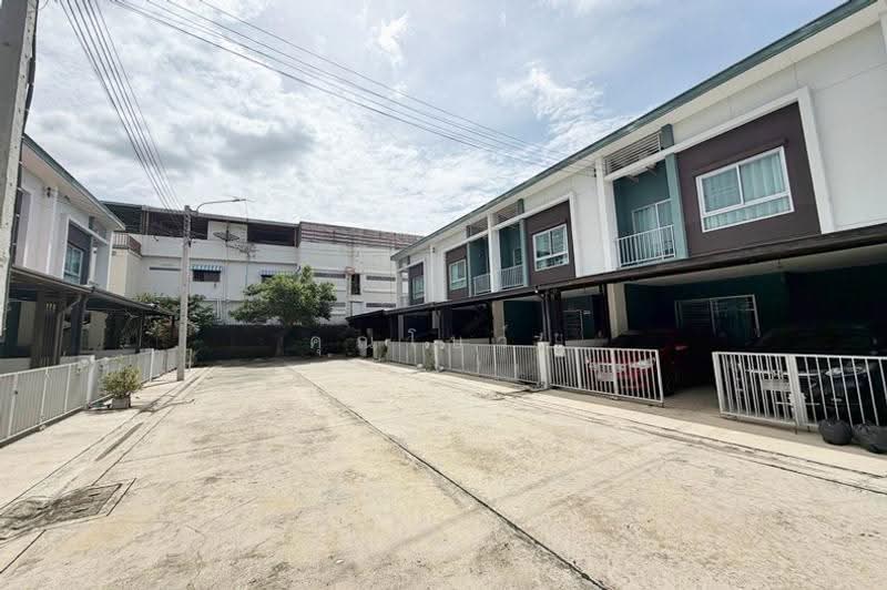 ลุมพินี ทาวน์วิลล์ พหลโยธิน - สะพานใหม่, Bangkok, ถนนพหลโยธิน, Khlong Tanon, Sai Mai, Bangkok, 4 Bedrooms, 115 sqm, Townhouse For Sale, by คุณโบว์, 500517618 - DDproperty.com