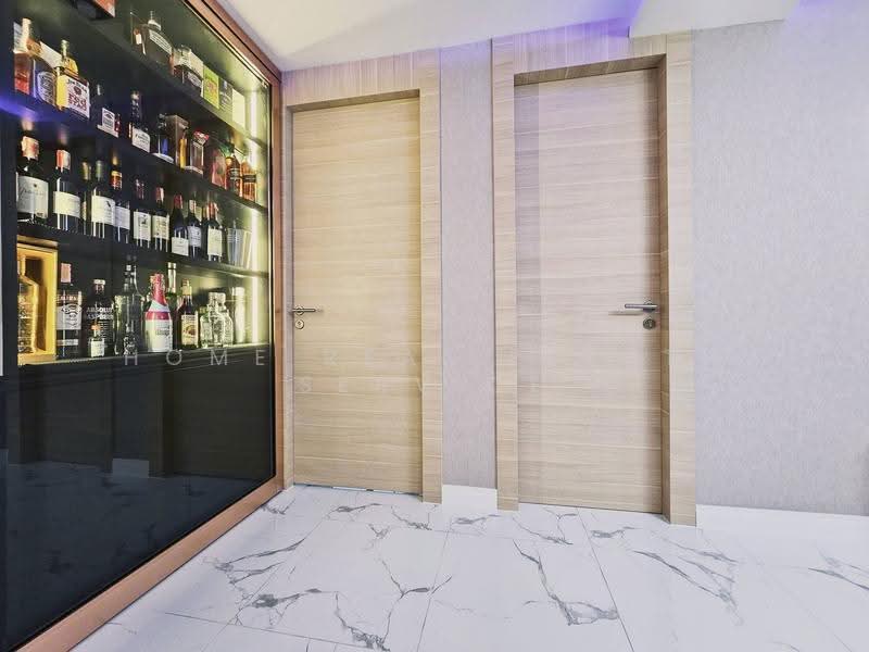 Klass Silom, Bangkok, 52 Silom Road, Silom, Bang Rak, Bangkok, 1 Bedroom, 51 sqm, Condo For Sale, by HOME Real Estate Service, 500517630 - DDproperty.com