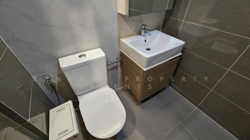 M Thonglor 10, Bangkok, 9 Soi Ekkamai 12, Ekkamai Road, Khlong Tan Nua, Watthana, Bangkok, 1 Bedroom, 36 sqm, Condo For Rent, by BANGKOK PROPERTY AGENTS, 500517679 - DDproperty.com
