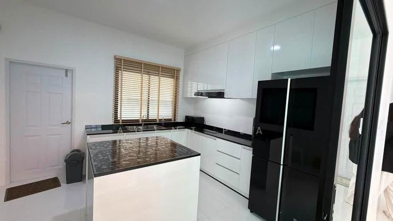 2-story Pool Villa for Rent in Soi On Nut 46, near the Yellow Line BTS Sri Nut Station (SPSAD4146), Bangkok, On Nut, Suan Luang, Bangkok, 5 Bedrooms, 330 sqm, Single Detached House For Rent, by Agent Pla, 500517713 - DDproperty.com