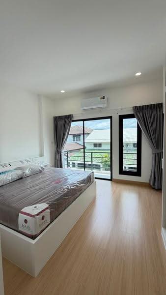 2-story Pool Villa for Rent in Soi On Nut 46, near the Yellow Line BTS Sri Nut Station (SPSAD4146), Bangkok, On Nut, Suan Luang, Bangkok, 5 Bedrooms, 330 sqm, Single Detached House For Rent, by Agent Pla, 500517713 - DDproperty.com