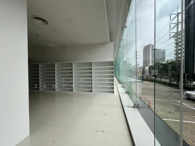 พื้นที่ให้เช่า รัชดาภิเษก : Space for rent Ratchadaphisek, กรุงเทพ, 10400, ดินแดง, กรุงเทพ, 100 ตร.ม., พื้นที่ขายของ ให้เช่า, โดย Sumitara Sampattavanija, 500517726 - DDproperty.com
