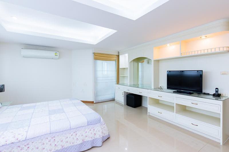 Tai Ping Towers, Bangkok, 582 Soi Sukhumvit 63, Khlong Tan Nua, Watthana, Bangkok, 3 Bedrooms, 216 sqm, Condo For Rent, by Kanrutai Dawruang, 500517802 - DDproperty.com