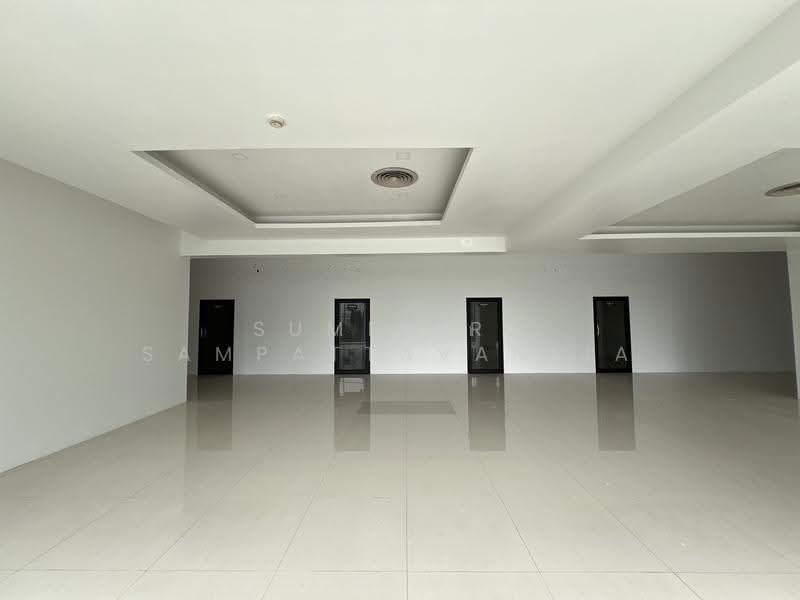 Space for rent Ratchadaphisek, Bangkok, Din Daeng, Bangkok, , 100 sqm, Retail Space For Rent, by Sumitara Sampattavanija, 500517812 - DDproperty.com