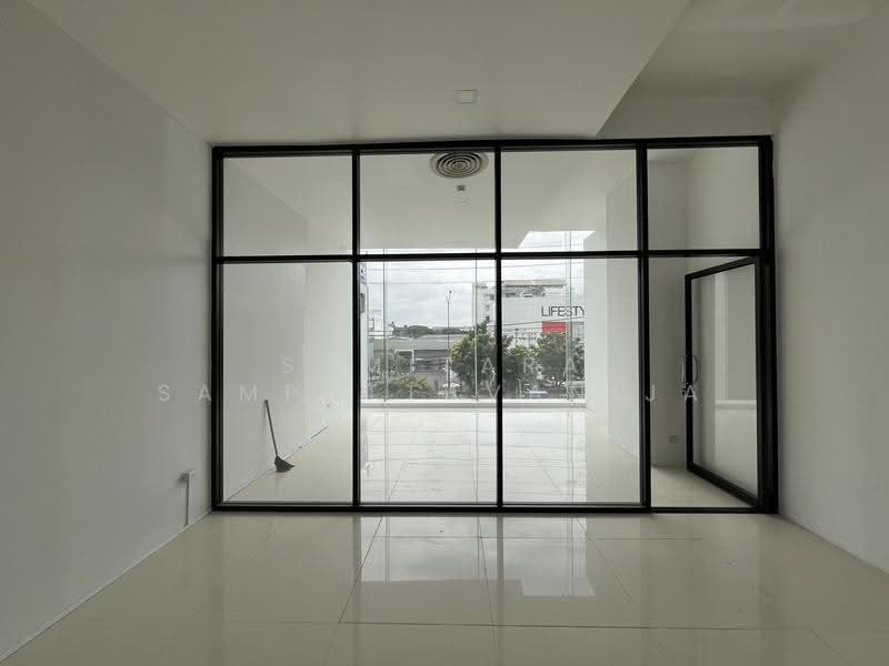 Space for rent Ratchadaphisek, Bangkok, Din Daeng, Bangkok, , 100 sqm, Retail Space For Rent, by Sumitara Sampattavanija, 500517812 - DDproperty.com