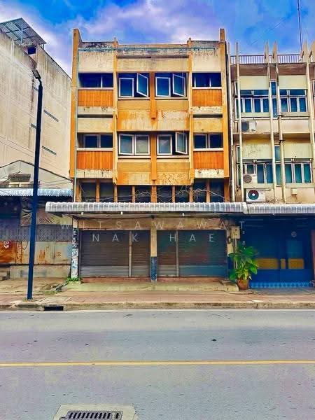 ขายตึกแถว 3 ชั้นครึ่ง ใจกลางเมืองโคราช ถนนสุรนารี ต.ในเมือง อ.เมืองนครราชสีมา, nakhon-ratchasima, Nai Muang, Muang Nakhon Ratchasima, Nakhon Ratchasima, , 468 sqm, Shophouse For Sale, by Witsawawat Nakthae, 500517813 - DDproperty.com