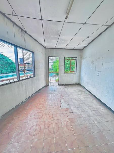 ขายตึกแถว 3 ชั้นครึ่ง ใจกลางเมืองโคราช ถนนสุรนารี ต.ในเมือง อ.เมืองนครราชสีมา, นครราชสีมา, ในเมือง, เมืองนครราชสีมา, นครราชสีมา, 468 ตร.ม., ตึกแถว-อาคารพาณิชย์ ขาย, โดย Witsawawat Nakthae, 500517813 - DDproperty.com