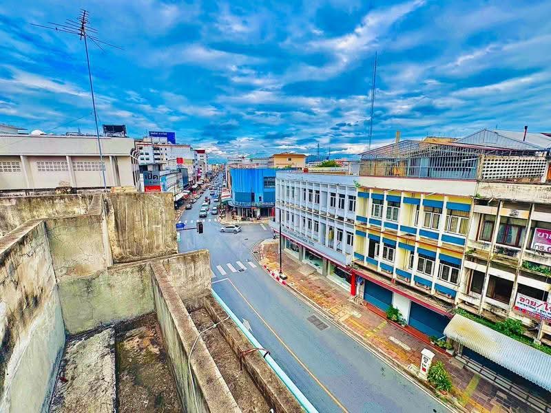 ขายตึกแถว 3 ชั้นครึ่ง ใจกลางเมืองโคราช ถนนสุรนารี ต.ในเมือง อ.เมืองนครราชสีมา, นครราชสีมา, ในเมือง, เมืองนครราชสีมา, นครราชสีมา, 468 ตร.ม., ตึกแถว-อาคารพาณิชย์ ขาย, โดย Witsawawat Nakthae, 500517813 - DDproperty.com